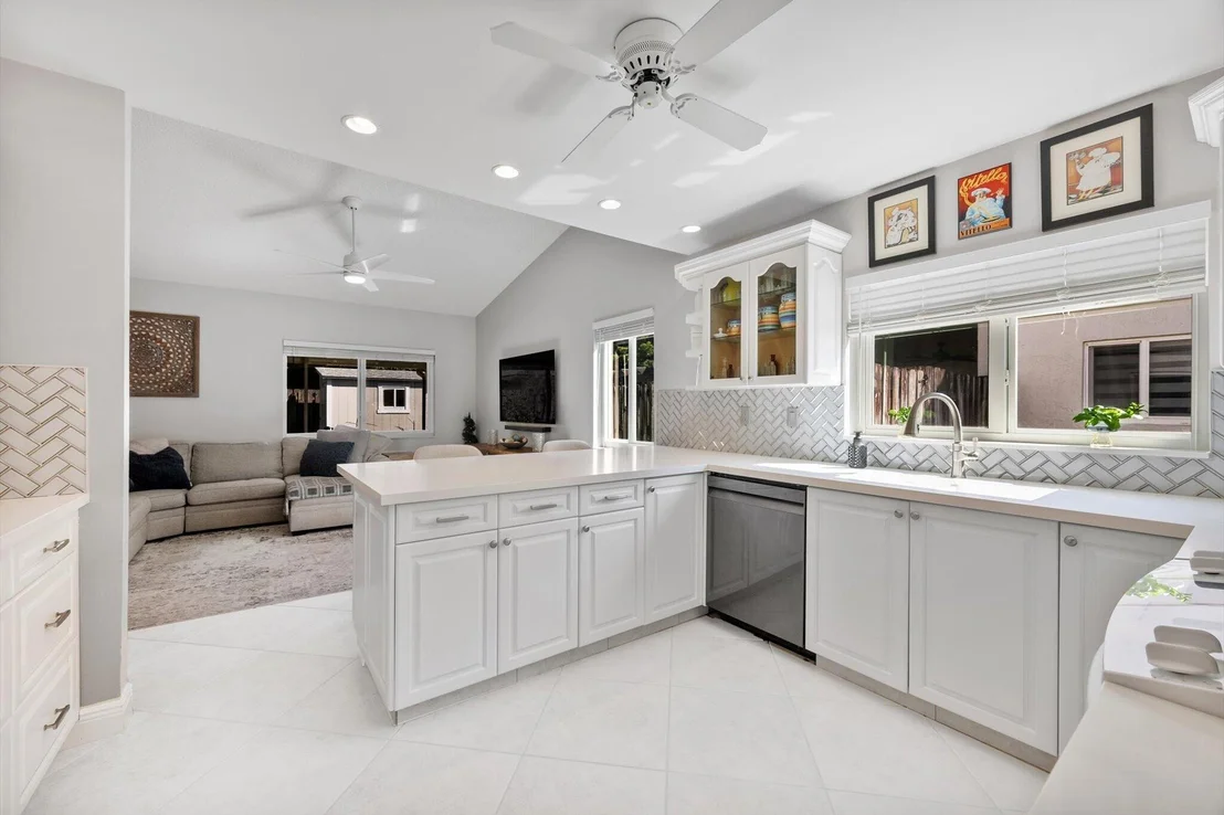 Photo of 15541 Dover Court