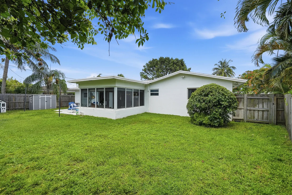 Photo of 807 SE 9 Terrace