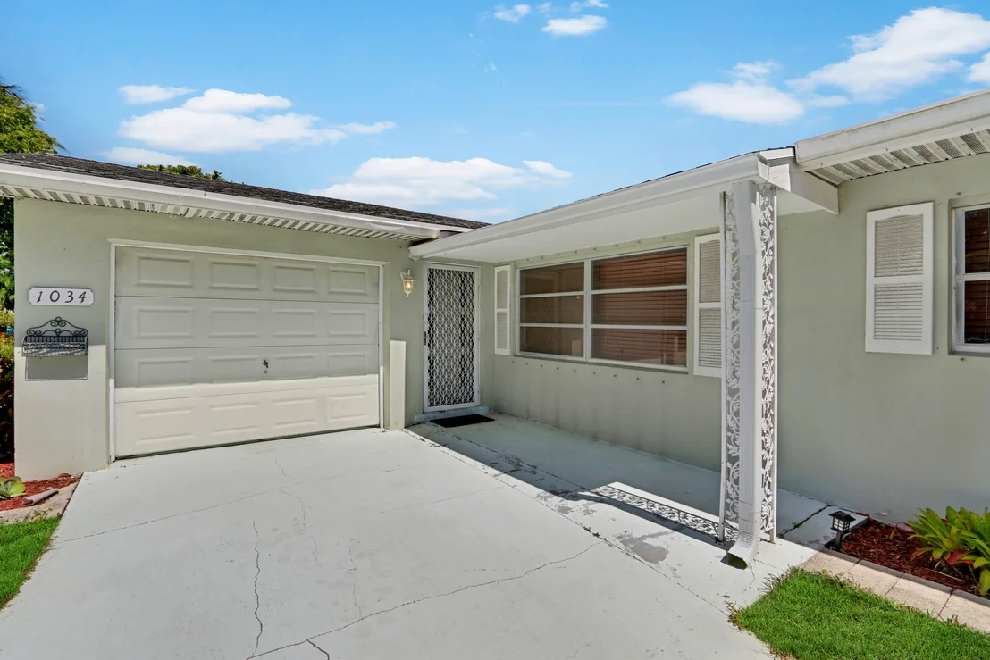 Photo of 1034 Coral Drive