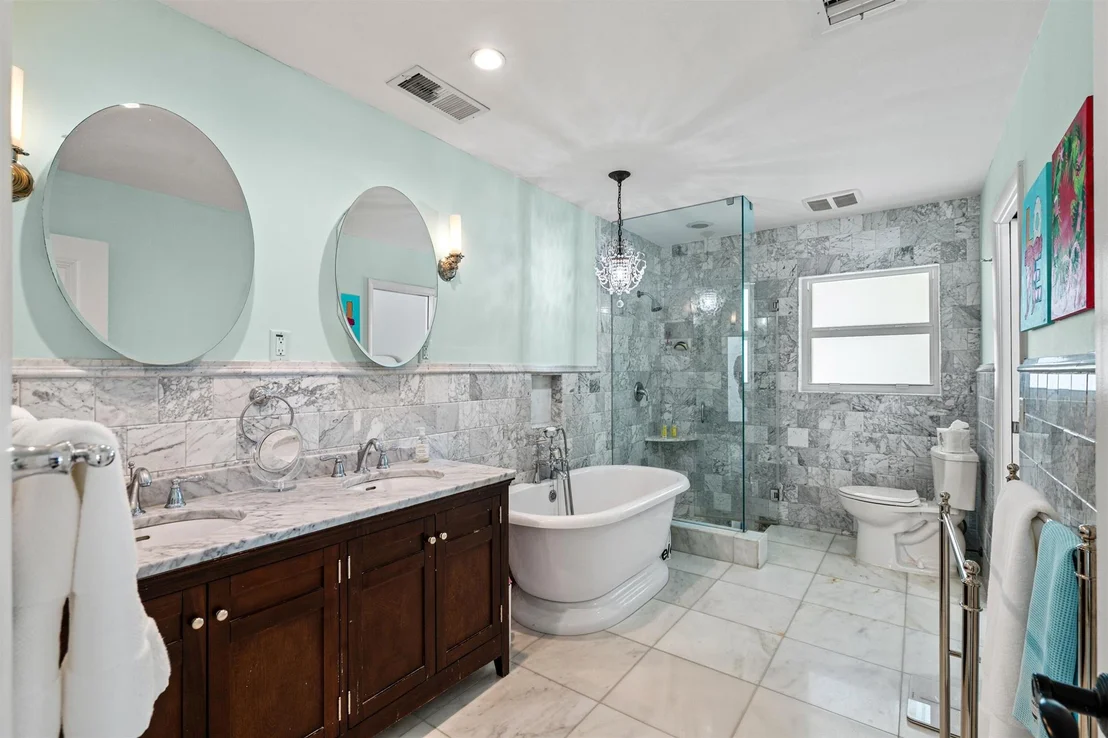 Photo of 801 Alamanda Street