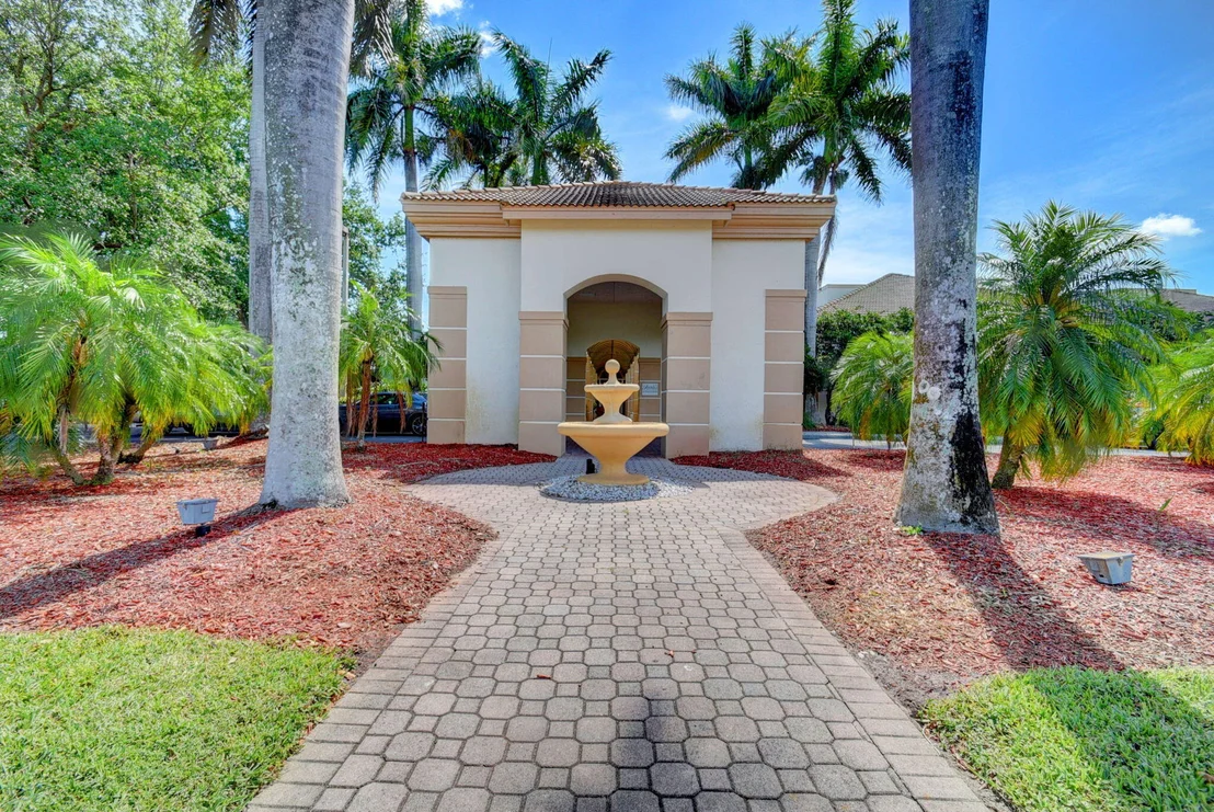 Photo of 6133 Indian Forest Circle