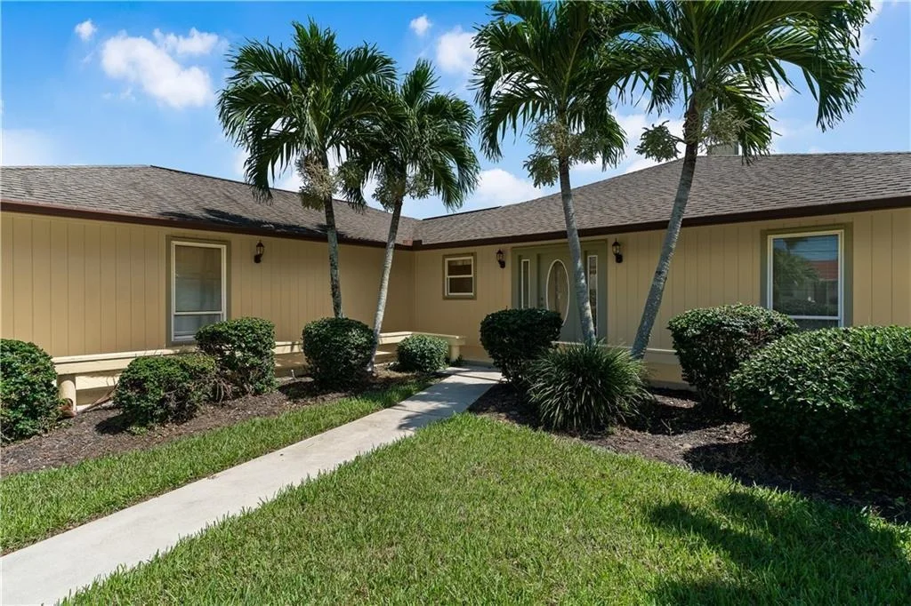 Photo of 451 12th Place SE