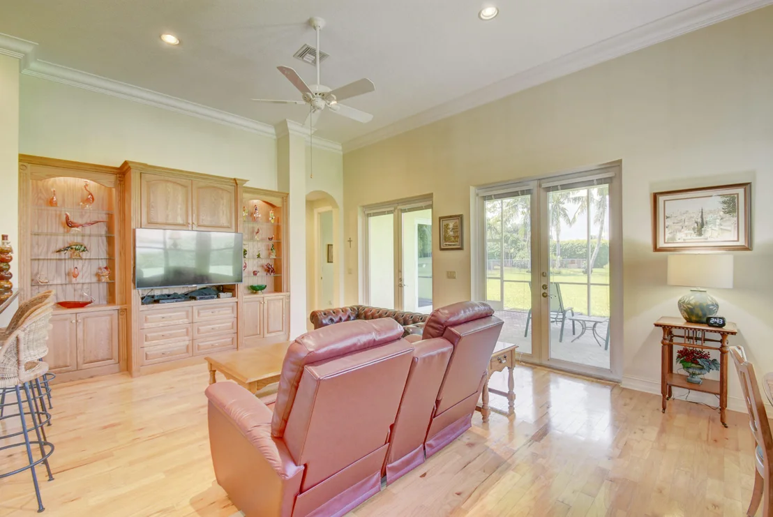 Photo of 137 Turnberry Drive