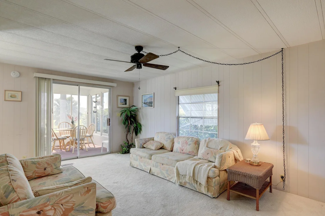 Photo of 912 Oriole Circle