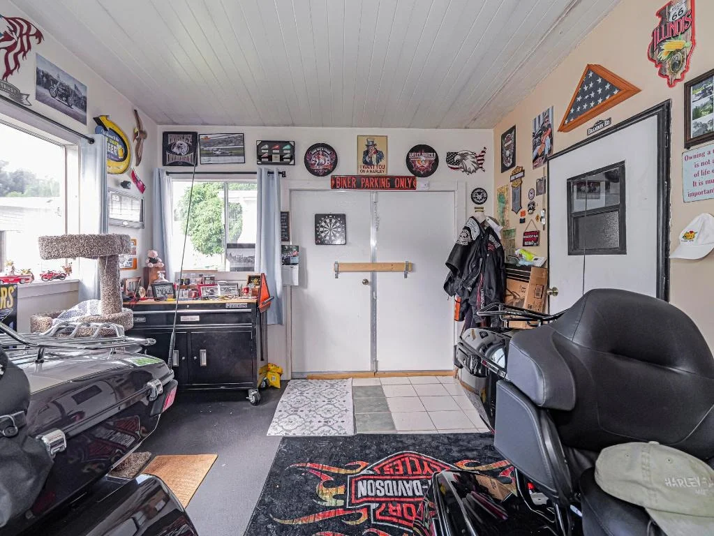Photo of 409 Avocado Drive