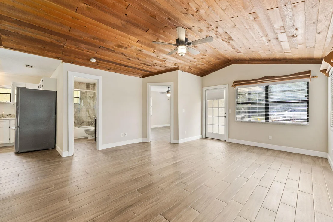 Photo of 3585 SE 8th Street