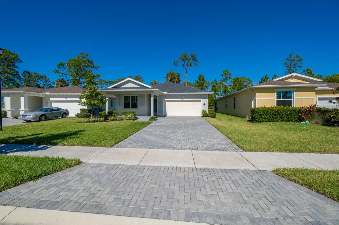 Photo of 460 Veridian Circle NW