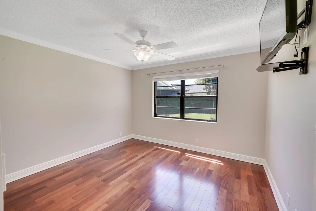 Photo of 818 Ivy Drive
