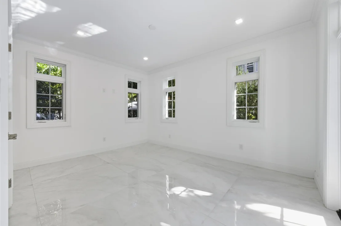 Photo of 259 OLEANDER Avenue