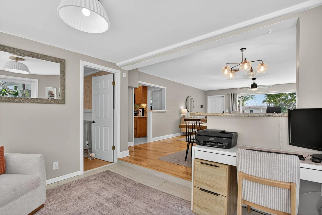 Photo of 1713 W River Drive