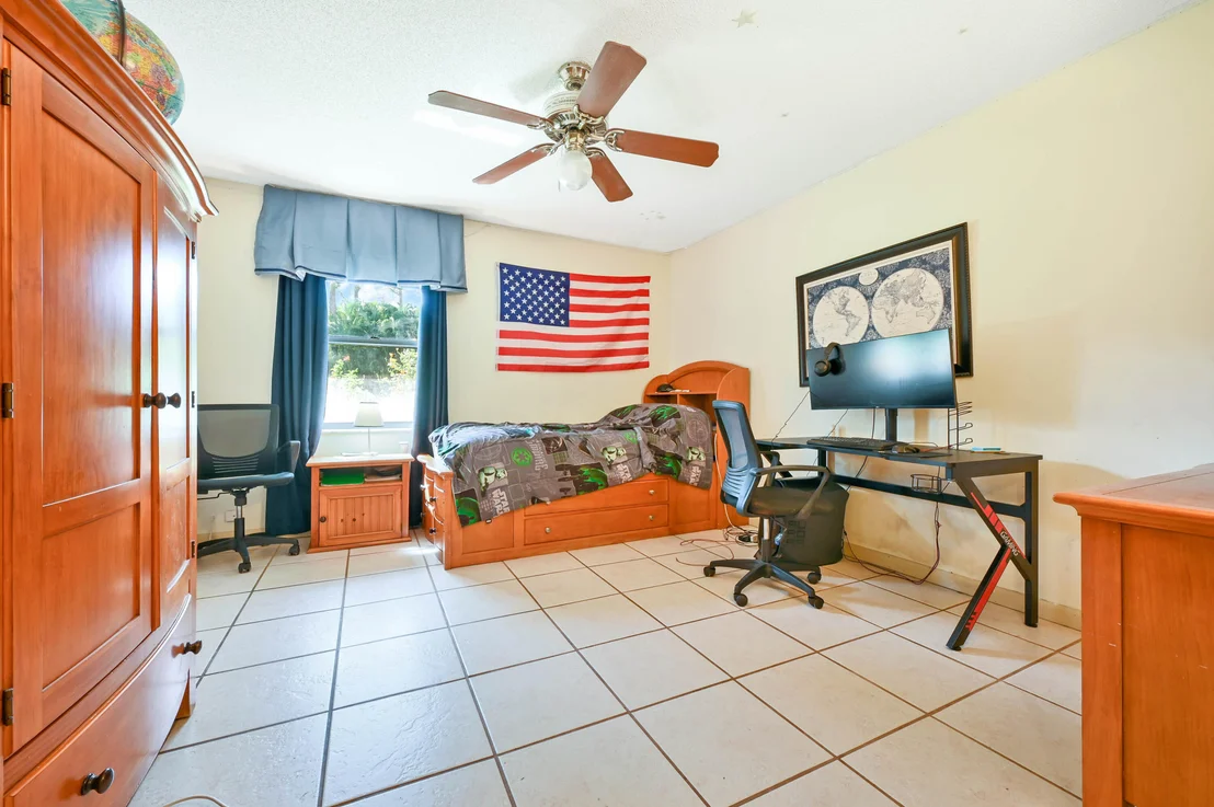 Photo of 13624 Farley Road