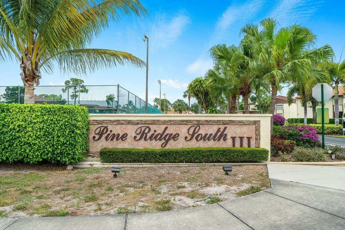 Photo of Unit D1 at 305 Pine Ridge Circle