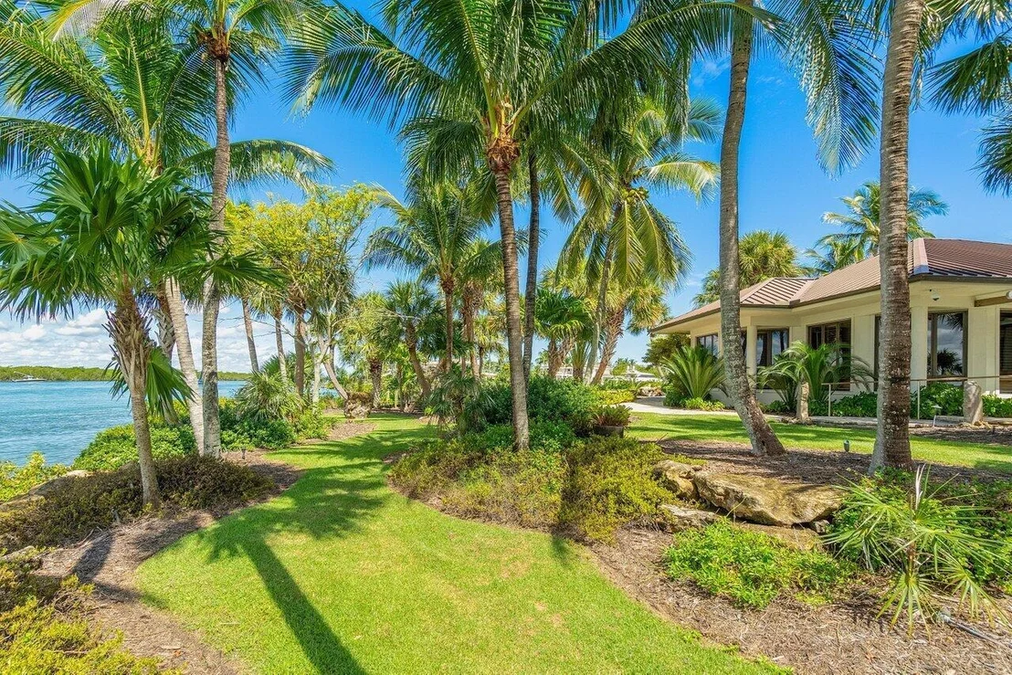 Photo of 6400 SE Inlet Way