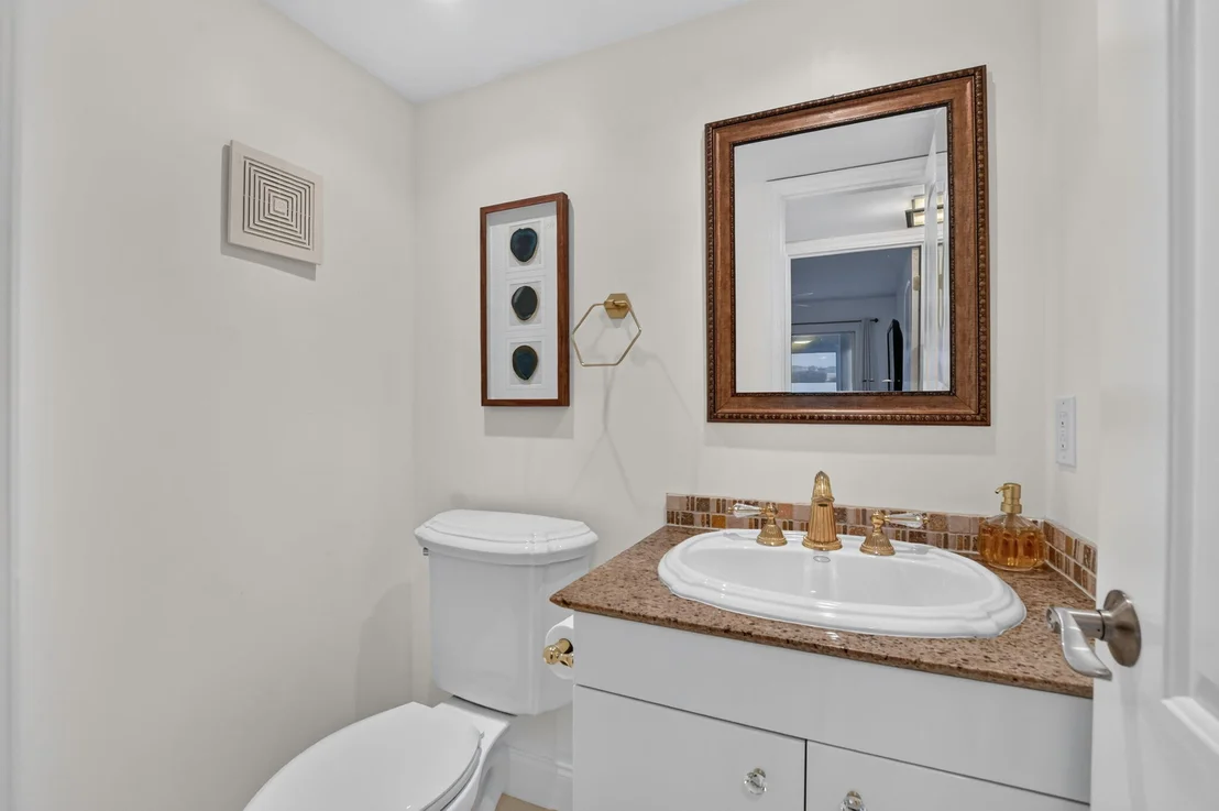 Photo of 1061 EXETER D