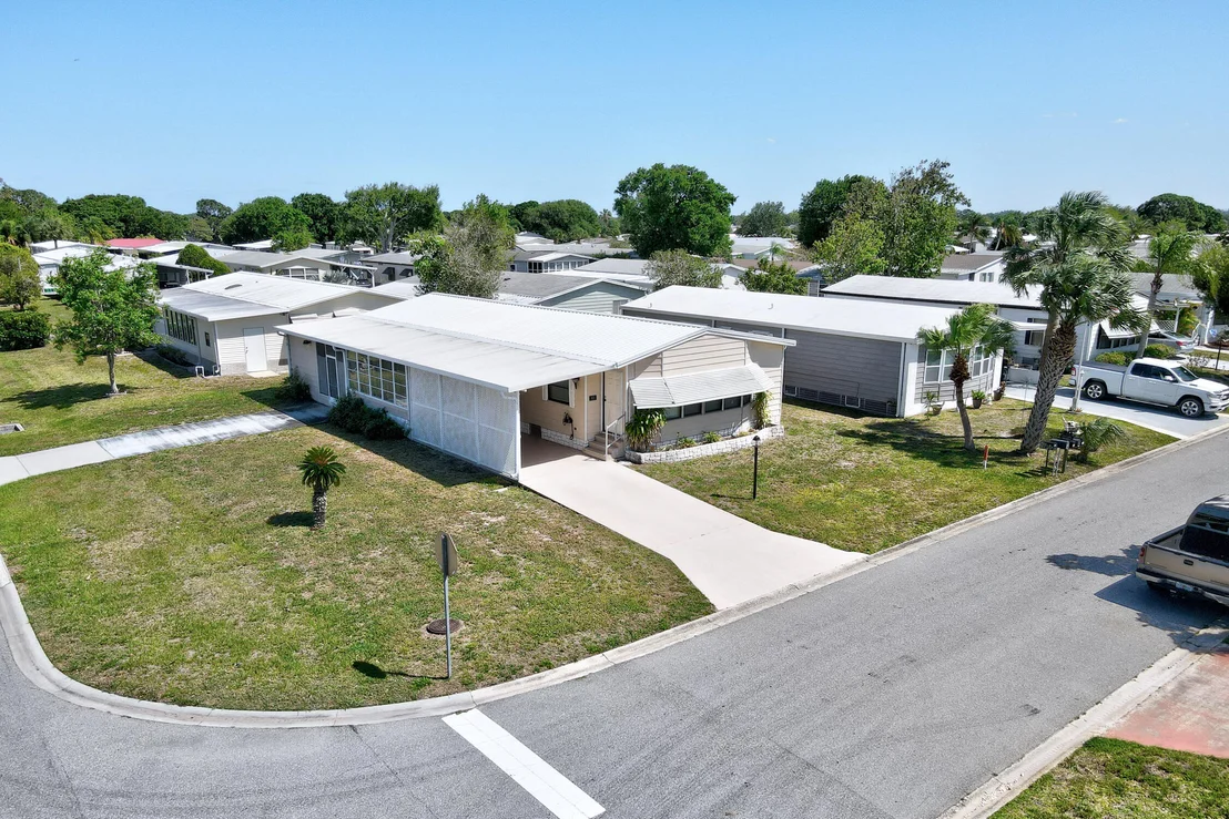 Photo of 901 Oleander Circle