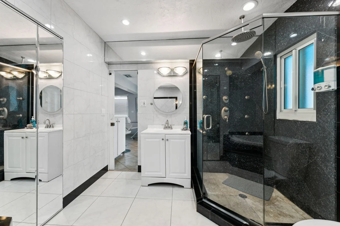 Photo of 718 NW 9th Avenue
