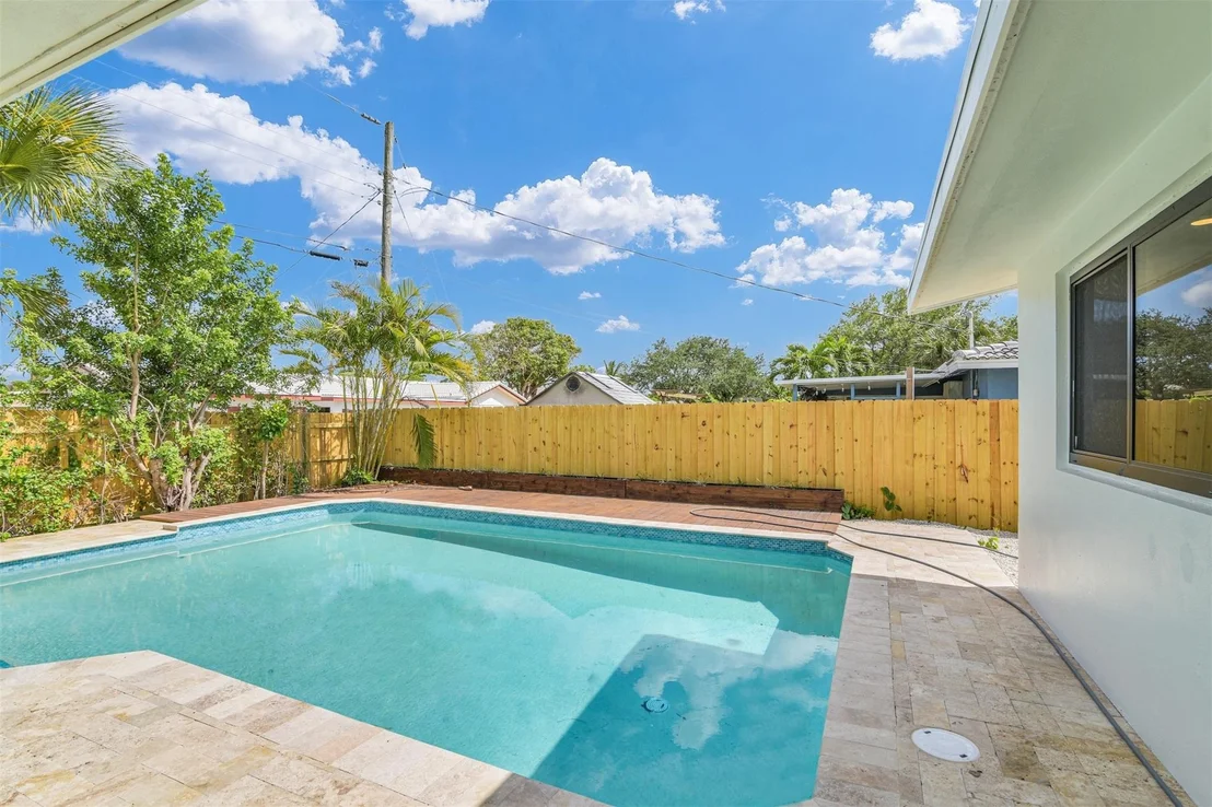 Photo of 812 SE 9th Terrace
