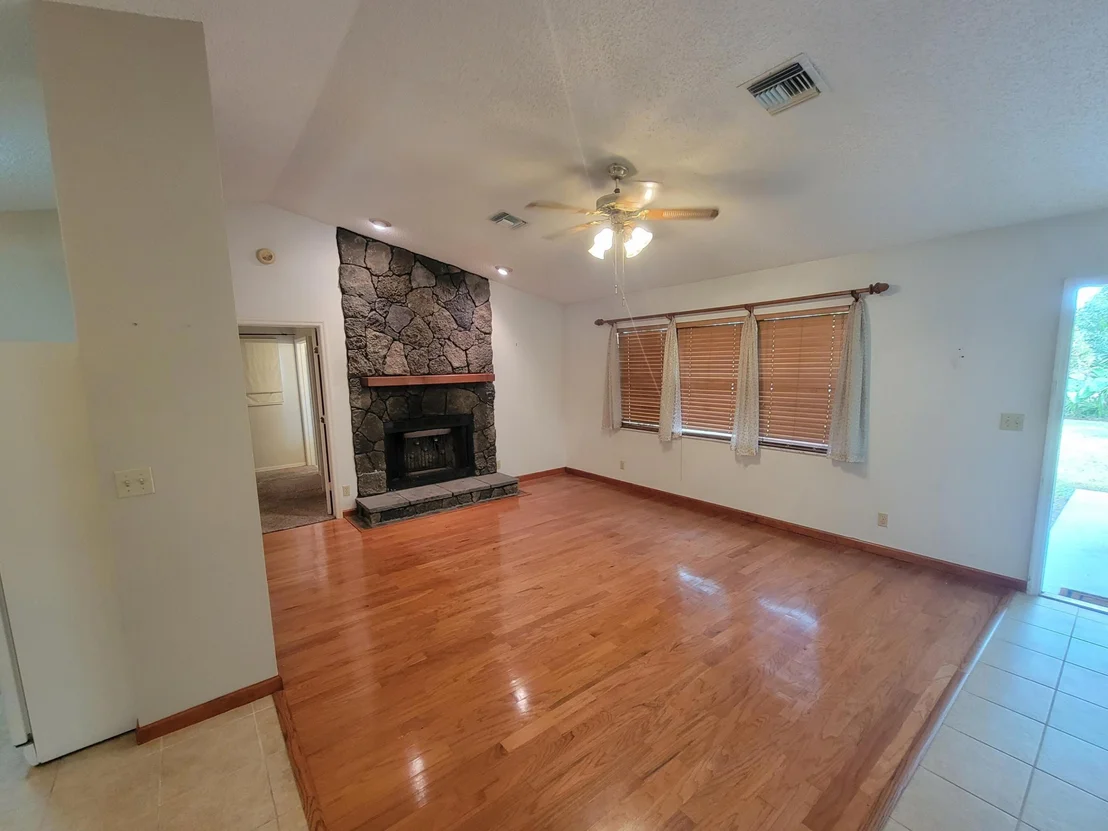 Photo of 16182 88th Road N