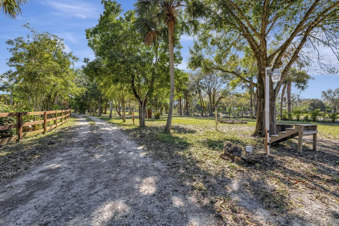 Photo of 4783 Windmill Road