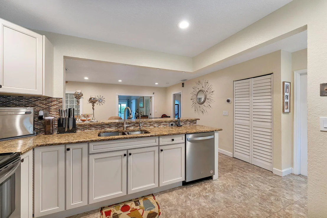 Photo of 249 SW 9th Circle