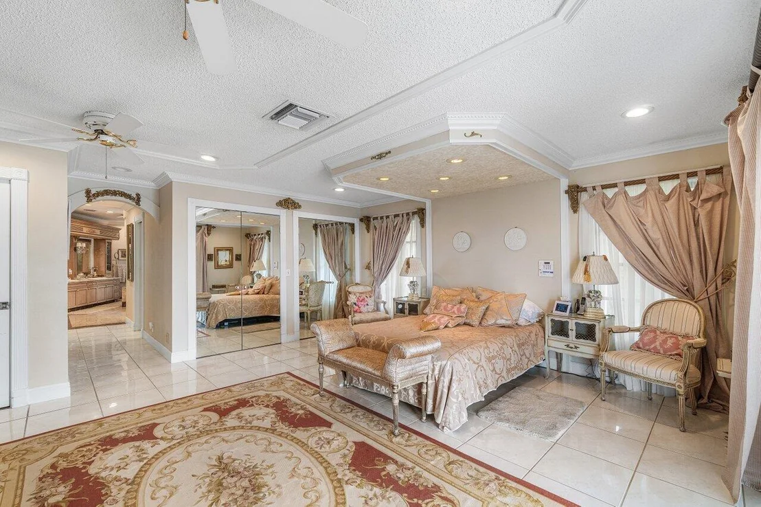 Photo of 1010 Pine Point Road