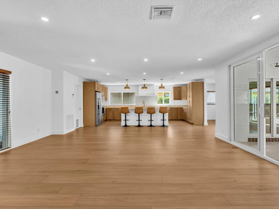 Photo of 3264 Lakeview Drive