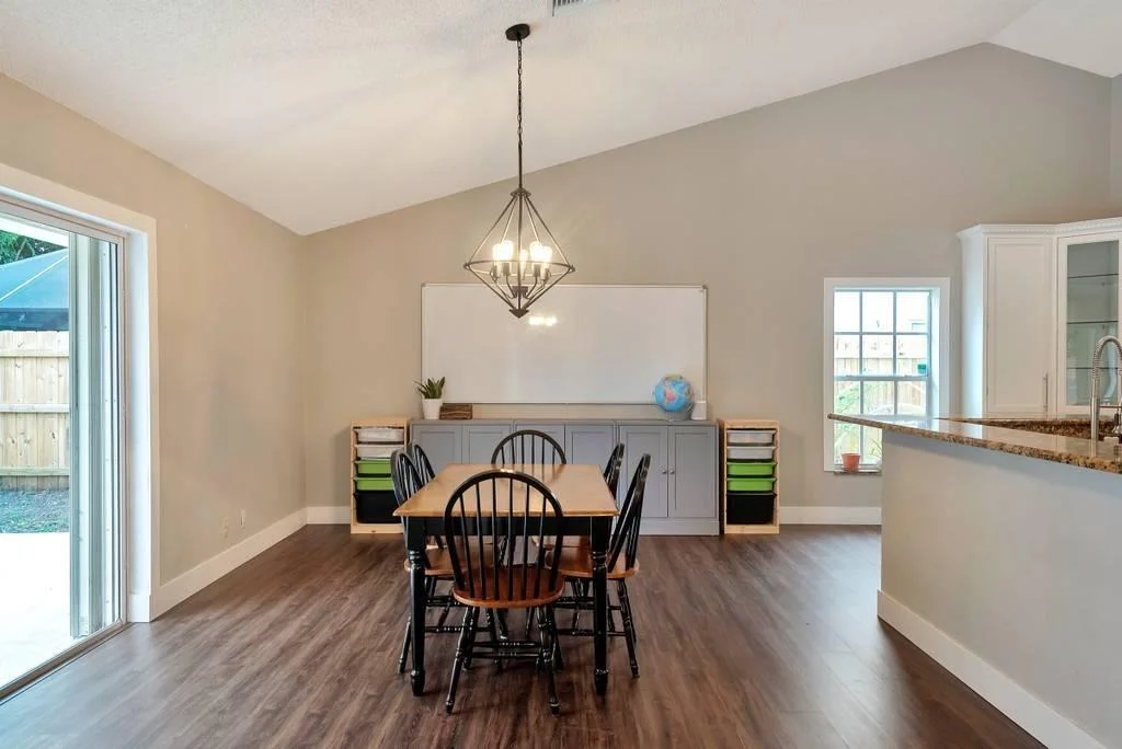 Photo of 9800 Sun Pointe Drive