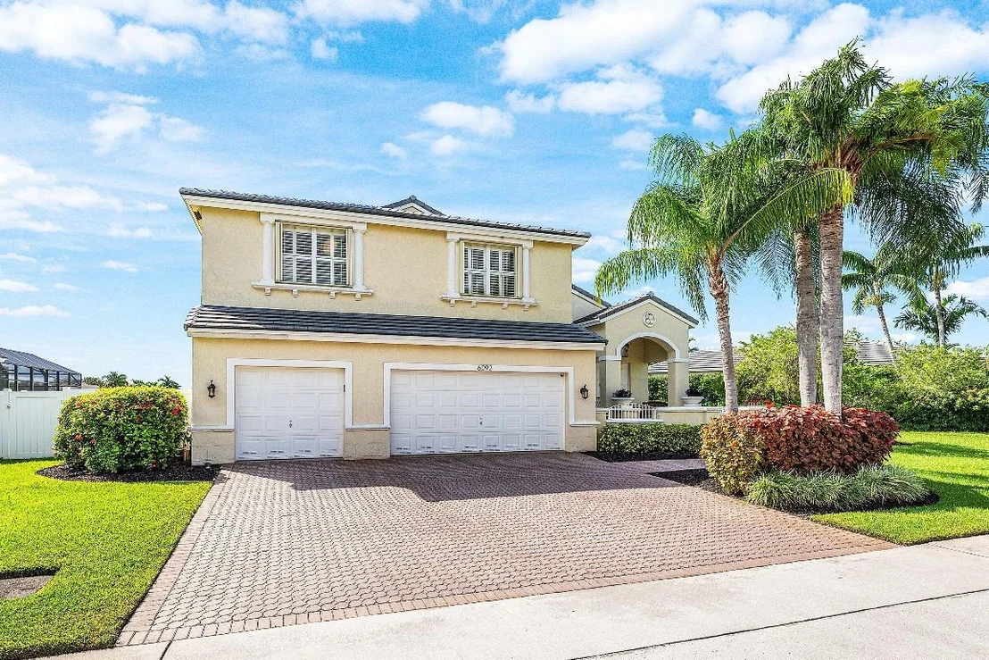 Photo of 6092 Indian Forest Circle