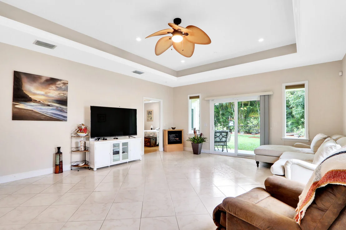 Photo of 17580 Cinquez Park Road E
