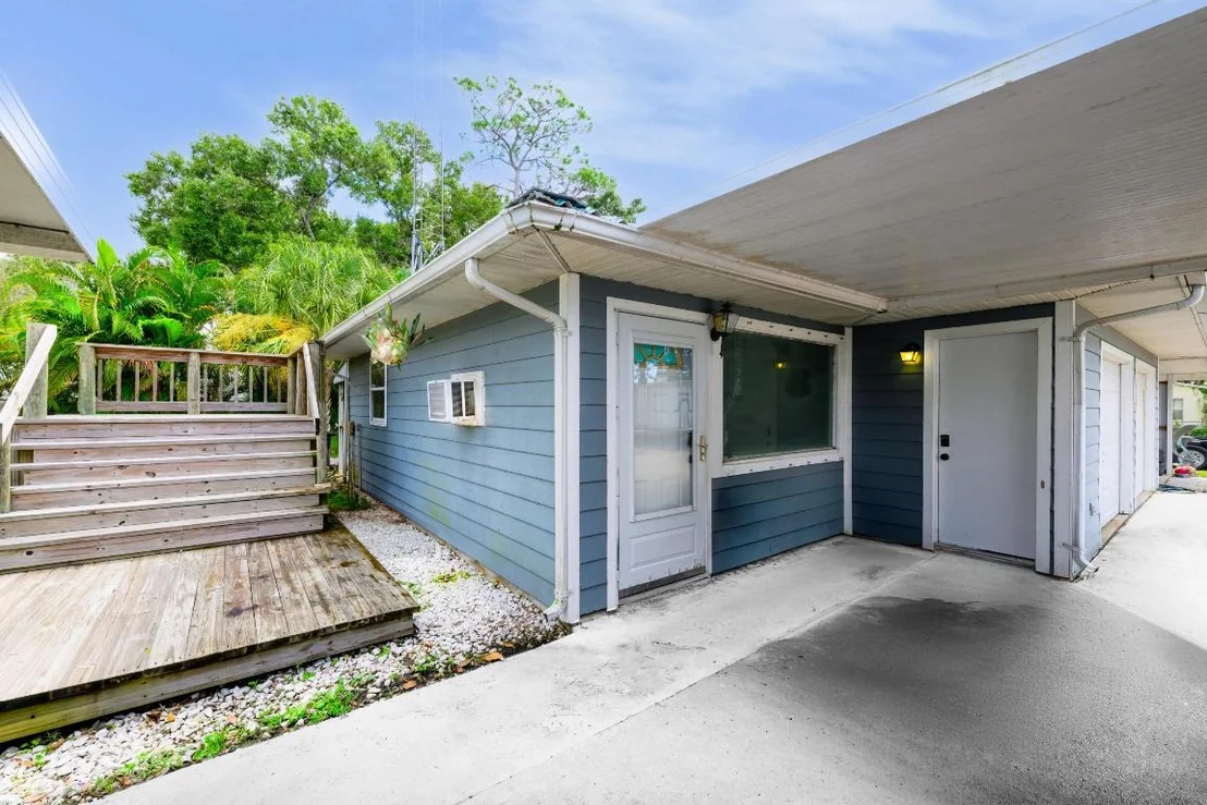 Photo of 588 NE 28th Avenue