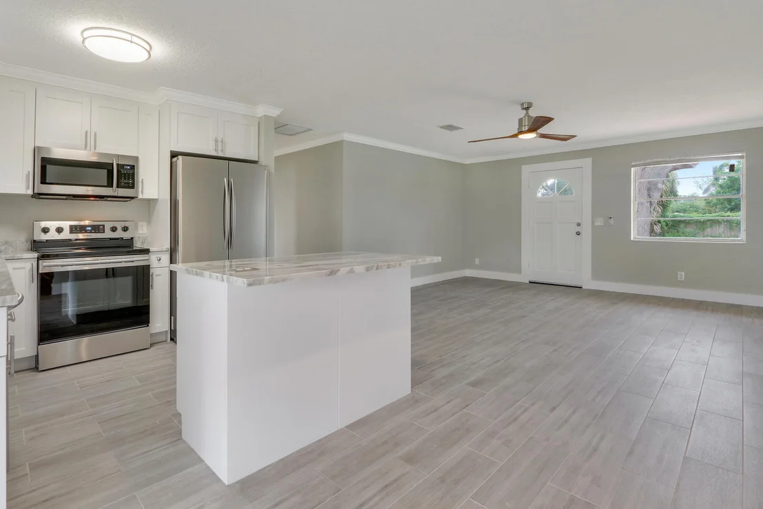 Photo of 508 W Whitney Drive