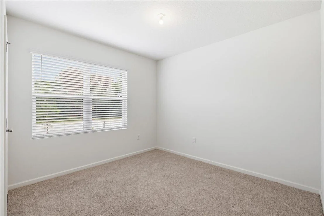Photo of 1072 Roseland Road