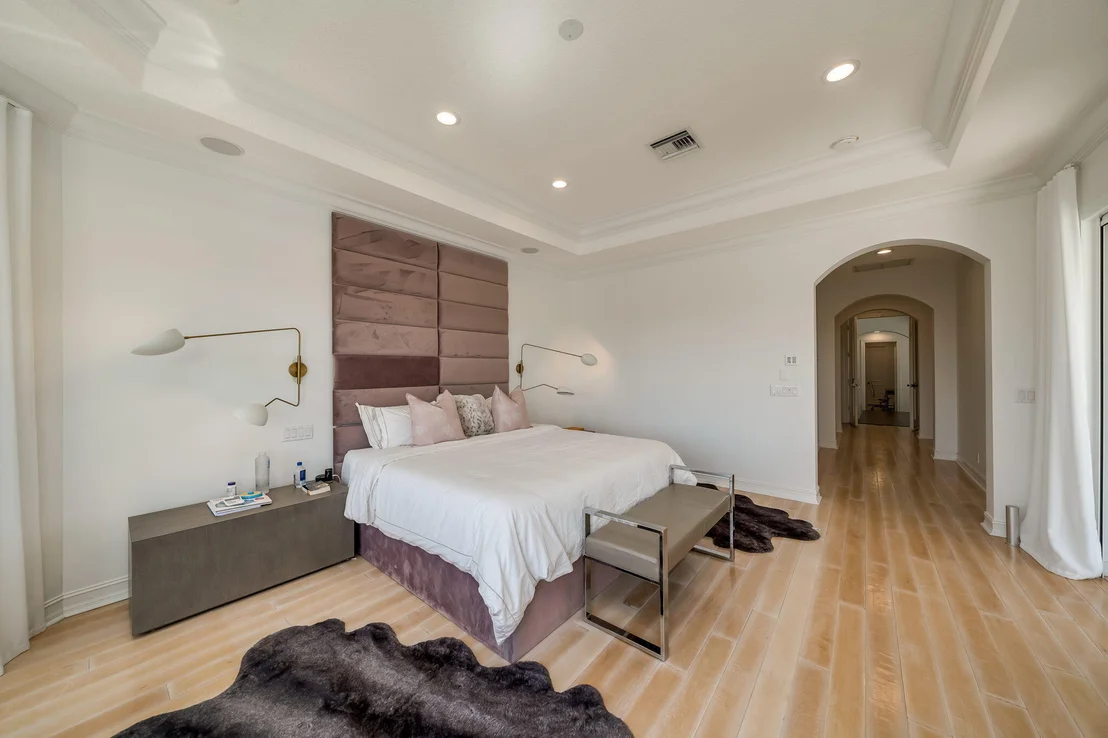 Photo of 17593 Middle Lake Drive