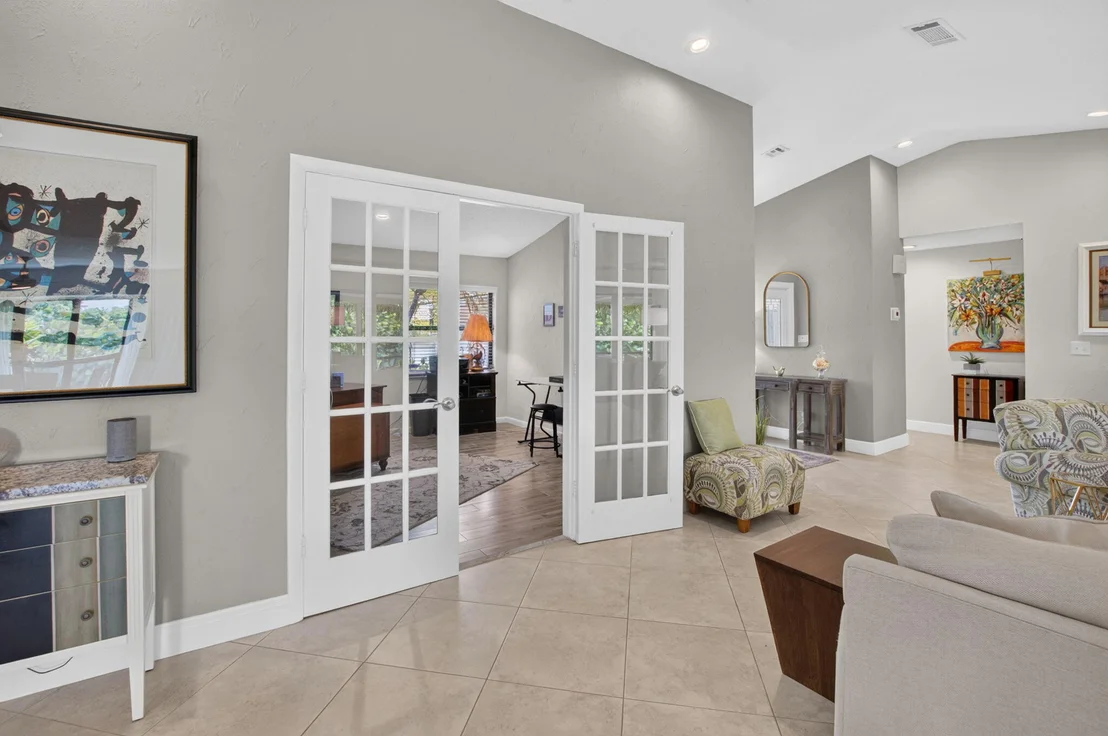 Photo of 6928 Villas Drive W