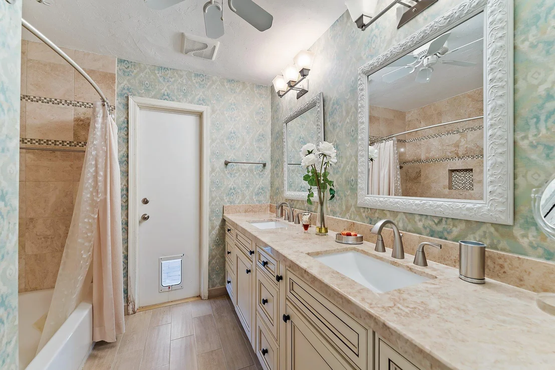 Photo of 138 SE Turtle Creek Drive