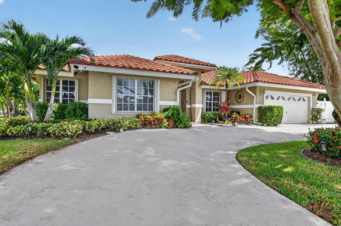 Photo of 703 AVOCET Road