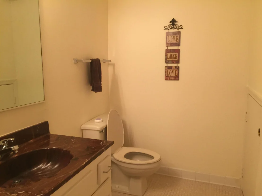 Photo of Unit B at 5 Atrium Circle