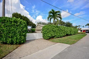 Photo of 241 Golfview Drive