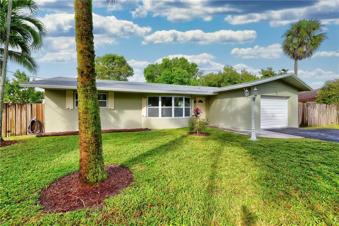 Photo of 72 W Palm Drive