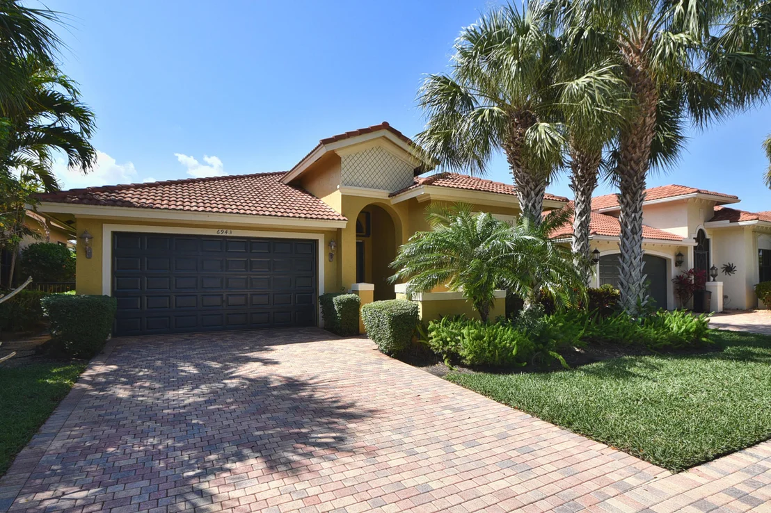 Photo of 6943 Boscanni Drive
