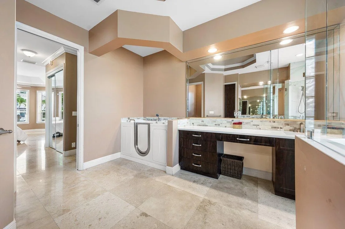 Photo of 923 Hyacinth Drive