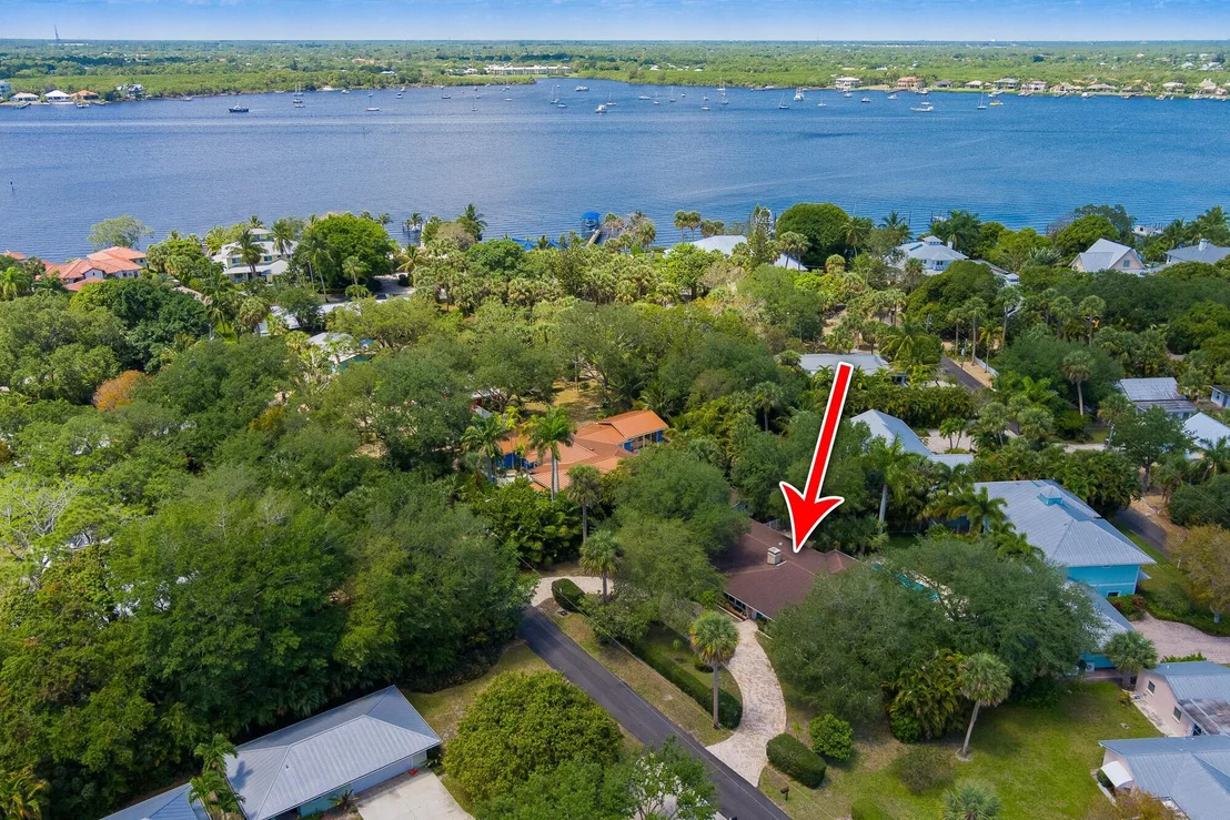 Photo of 614 SW Overlook Dr Drive