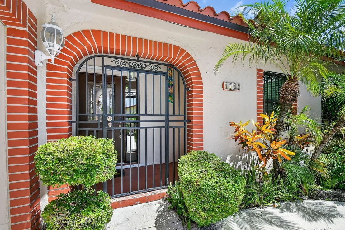 Photo of 1035 Soelca Drive