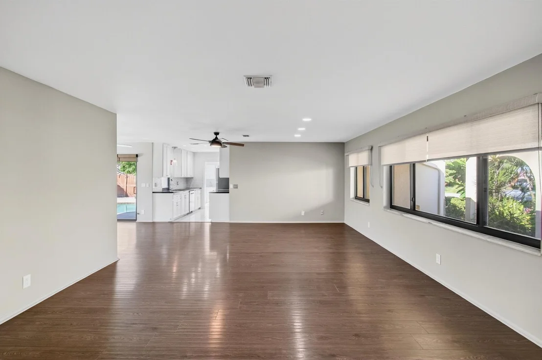 Photo of 714 Heron Drive