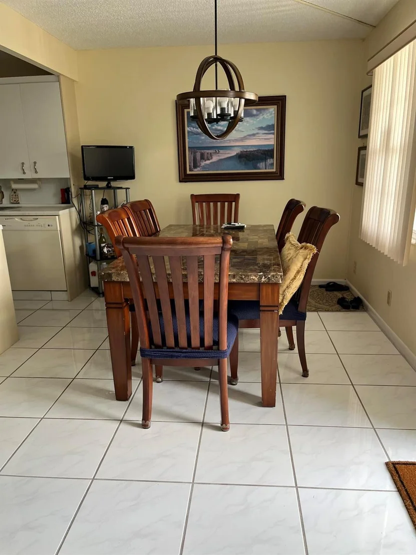 Photo of 3071 Exeter D
