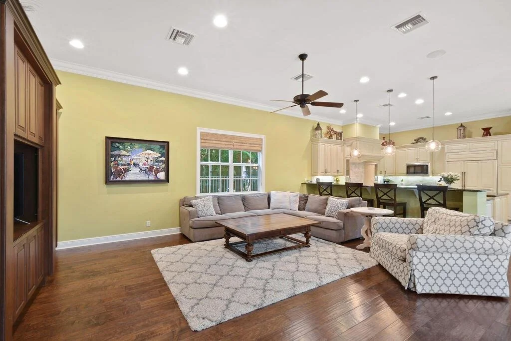 Photo of 3338 Greenway Drive