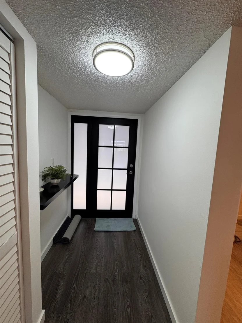 Photo of Unit 403 at 8010 Hampton Boulevard
