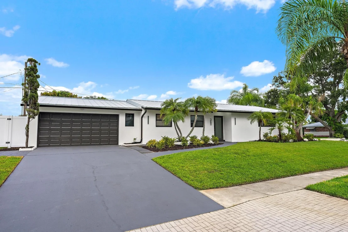 Photo of 360 Saturn Avenue