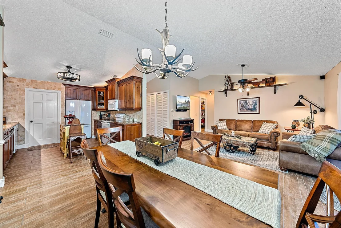 Photo of 3965 SE Jacaranda Street