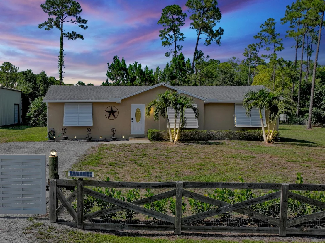 Photo of 15437 76th Road N